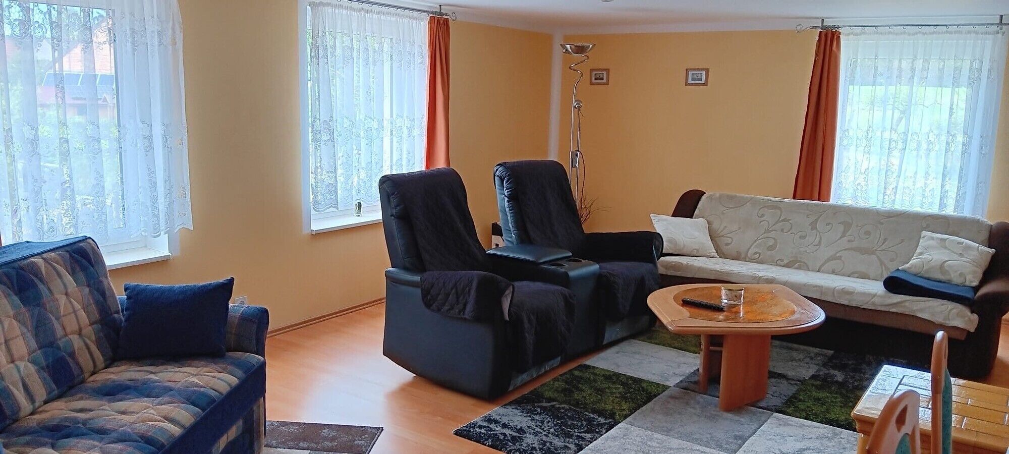 Télévision, chaîne hi-fi