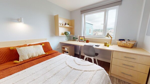 1 chambre, bureau, Wi-Fi gratuit, draps fournis