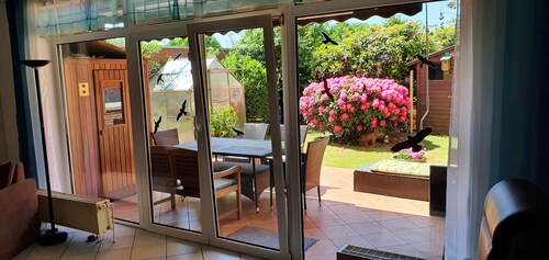 Ferienwohnung "Erika" mit privater Terrasse, privatem Garten und WLAN
