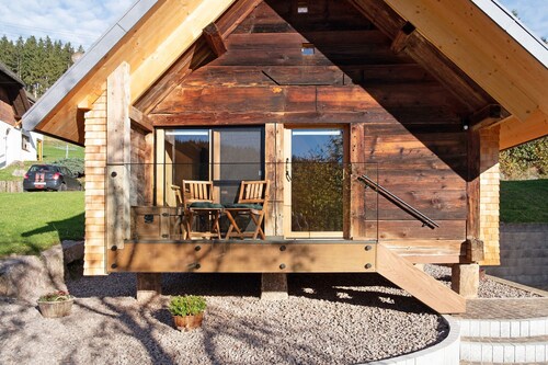 'Schwarzwaldchalet Holzperle' mit Privatterrasse und Spa-Zugang auf dem Bauernhof