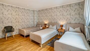 3 chambres, bureau, Wi-Fi gratuit, draps fournis