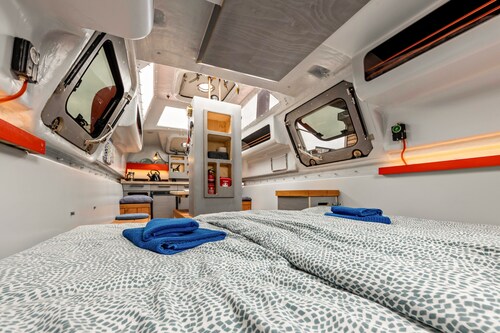 Boat 'Ausgebautes Freifallrettungsboot' with Wi-Fi