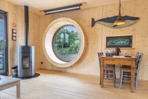 Dining - High-quality, comfortable houseboat Diva (Hamburg)