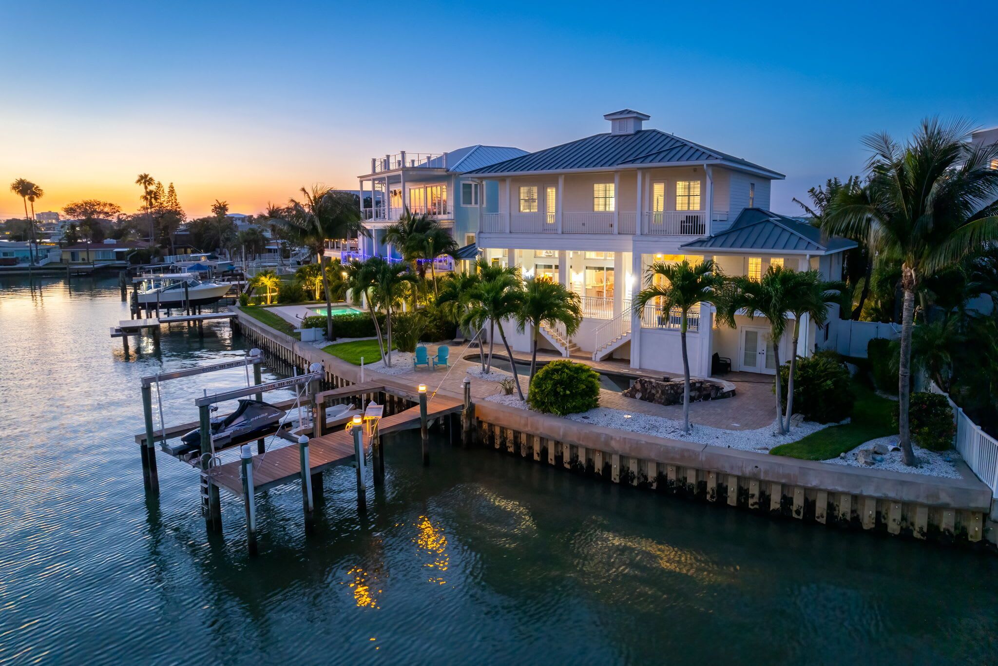 Waterfront Oasis~ Hot Tub~ Pool~ Kayak