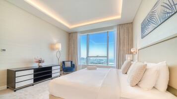 Deluxe Apartment, Sea View | 1 bedroom, in-room safe, blackout curtains, iron/ironing board