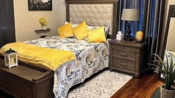 2 soverom, skrivebord, strykejern/-brett og wi-fi