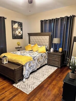 2 soverom, skrivebord, strykejern/-brett og wi-fi