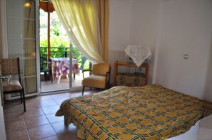 2 bedrooms, iron/ironing board, internet, bed sheets