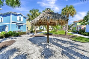 Property grounds - Casa Blanca Cottage with Hot Tub near Disney with Margaritaville Resort &. (Kissimmee)