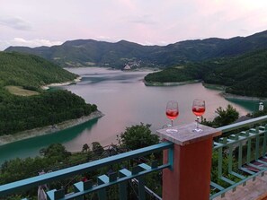 Property grounds - Queen of lake (Lake Turano) (Valle Verde)