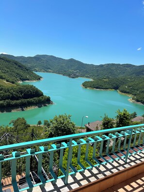 Property grounds - Queen of lake (Lake Turano) (Valle Verde)