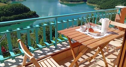 Queen of lake (Lake Turano)