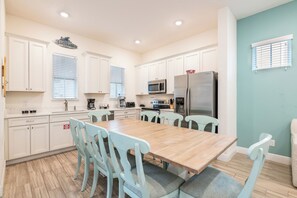 Dining - Vivid Cottage Near Disney with Margaritaville Resort & Island H2O Access -. (Kissimmee)