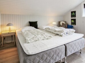 3 bedrooms, Internet
