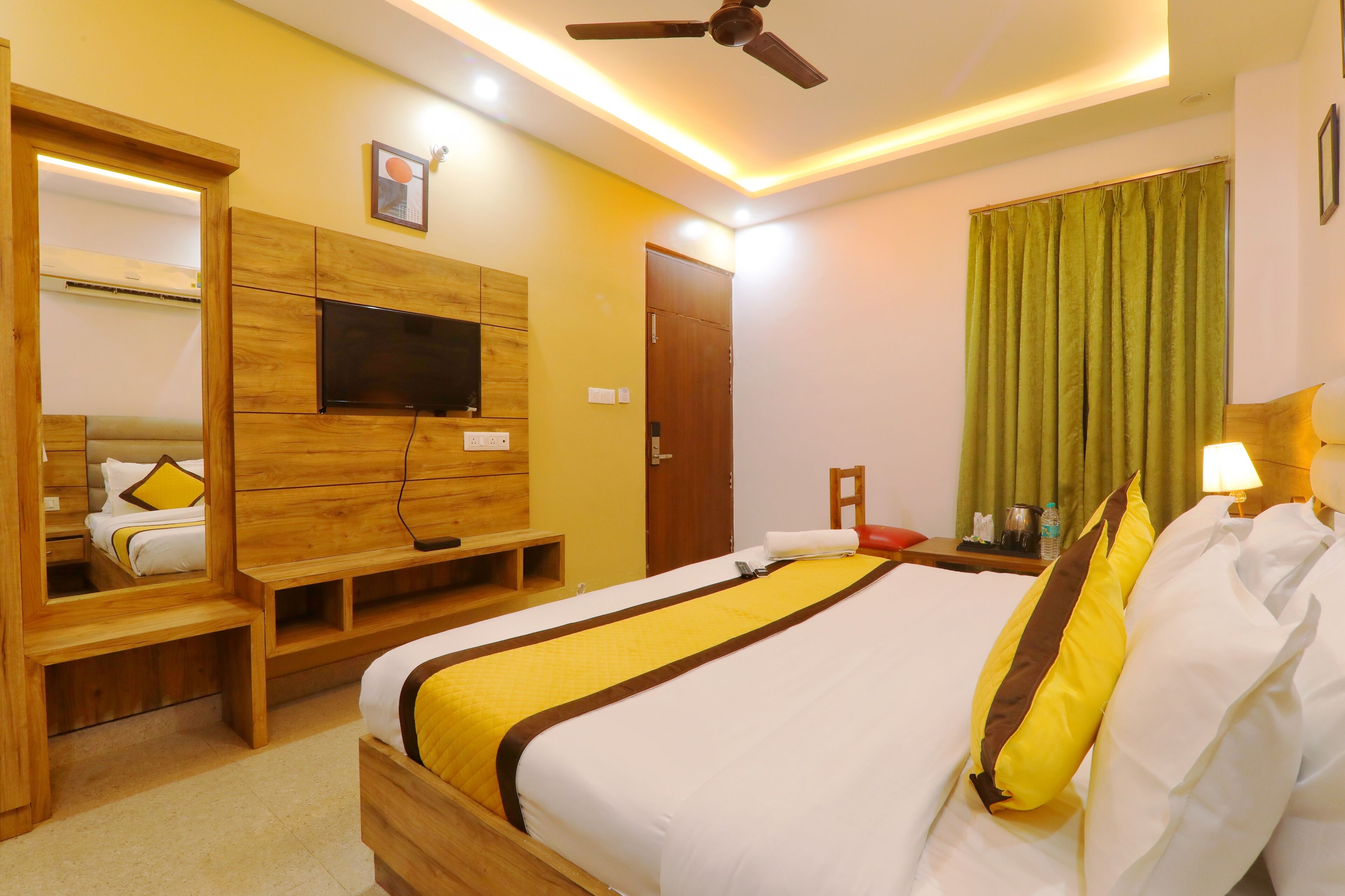 مكتب ومساحة عمل للكمبيوتر المحمول وواي فاي مجانًا