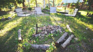 Outdoor dining - The River Runs Chiang Klang (Chiang Klang)