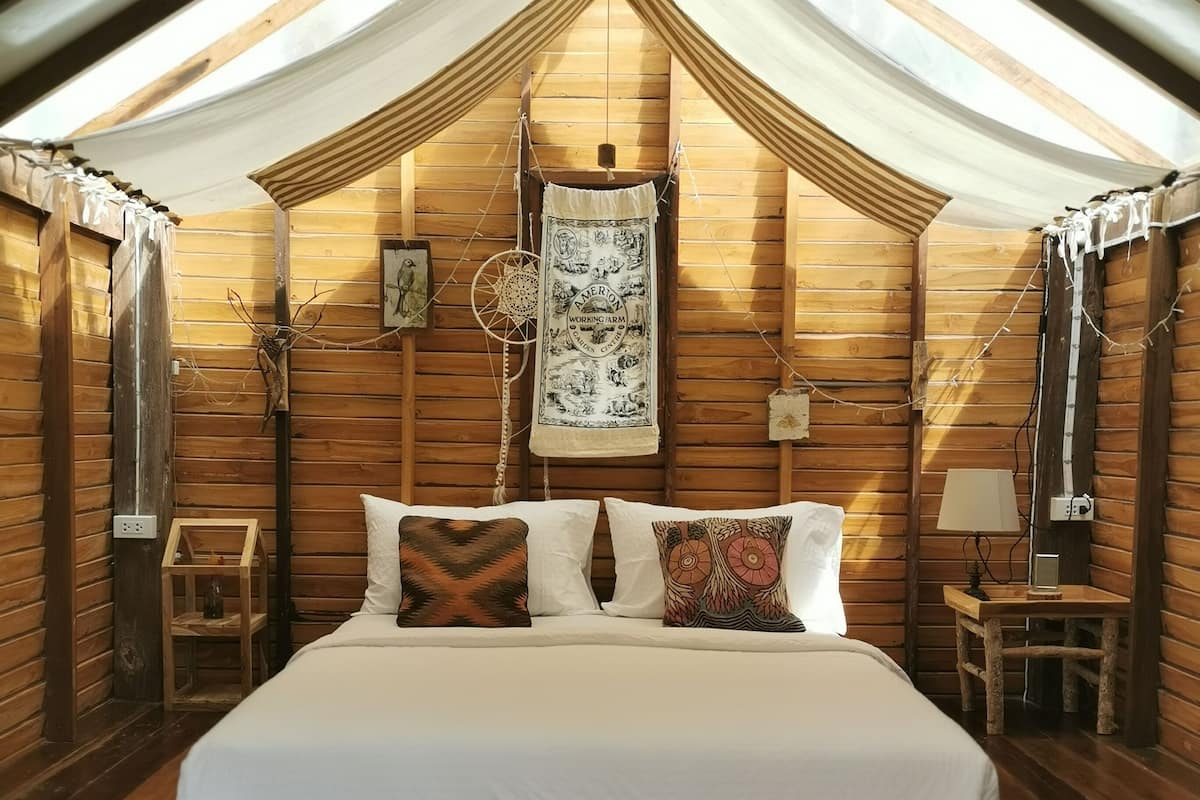 Cabin House Double bed | 1 室のベッドルーム、デスク、遮光カーテン、WiFi (無料)