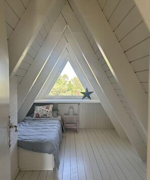 4 habitaciones, escritorio, tabla de planchar con plancha y wifi gratis 