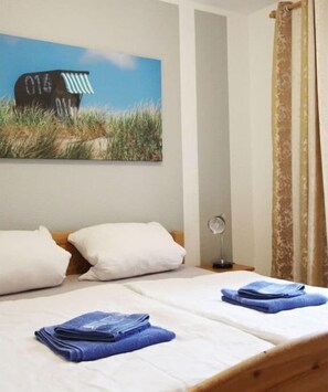 2 chambres, fer et planche à repasser, lit parapluie, Wi-Fi gratuit