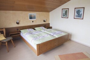 1 bedroom, iron/ironing board, travel cot, free WiFi