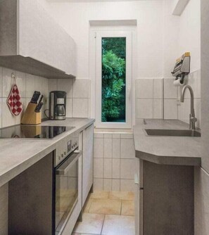 冰箱、烤箱、炉灶、茶具/咖啡用具