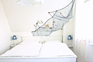2 bedrooms, iron/ironing board, free WiFi