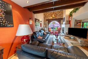 Smart TV - Aubepine holiday home in Sart Jalhay (Sart Jalhay)