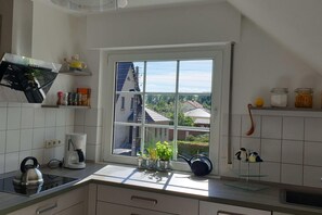Refrigerador, horno, parrilla de estufa y lavavajillas