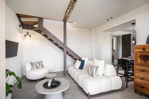 TV, offices - Ermioni Countryside Residence by Konnect, Agios Markos (Corfu)