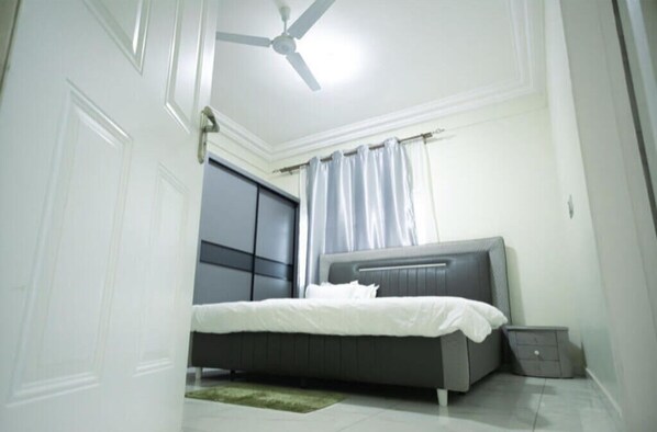 Luxury Apartment | 2 bedrooms, laptop workspace, free WiFi