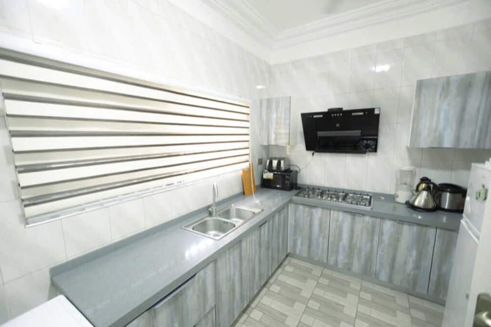 DAA DINGBE SUITES