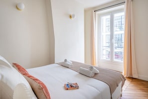 2 bedrooms, iron/ironing board, travel cot, WiFi - 4.Two Bedrooms#Champs Elysées#Arc de Triomphe#AC (Paris)