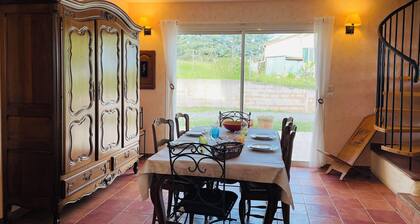 Villa "ylang" Entourée par la Garrigue et Champs de Lavande