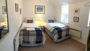 2 bedrooms, internet, bed sheets