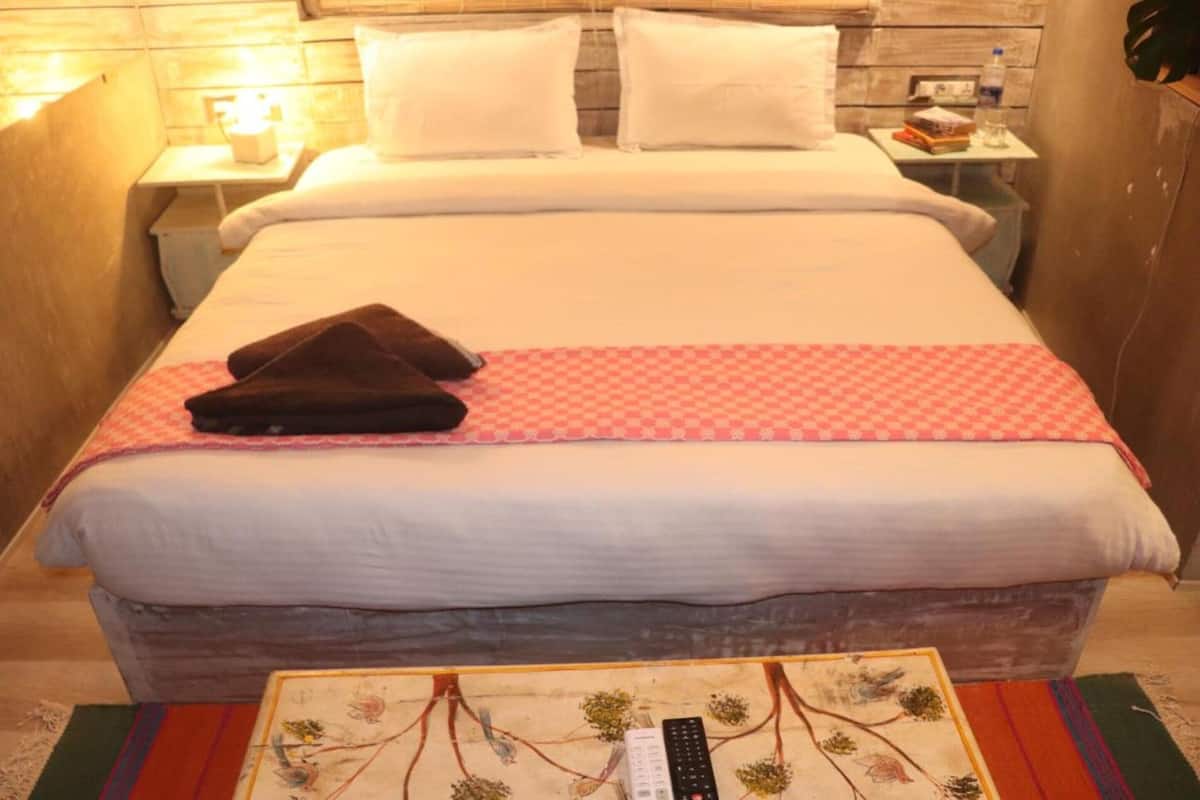 Deluxe Double Room | WiFi (free), bed sheets