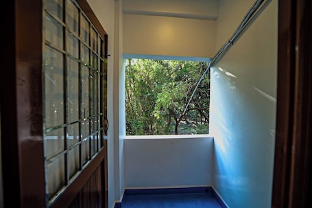 Elite Studio Suite | Garden view