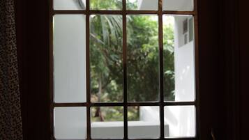 Classic Studio, Garden View | Balcony view