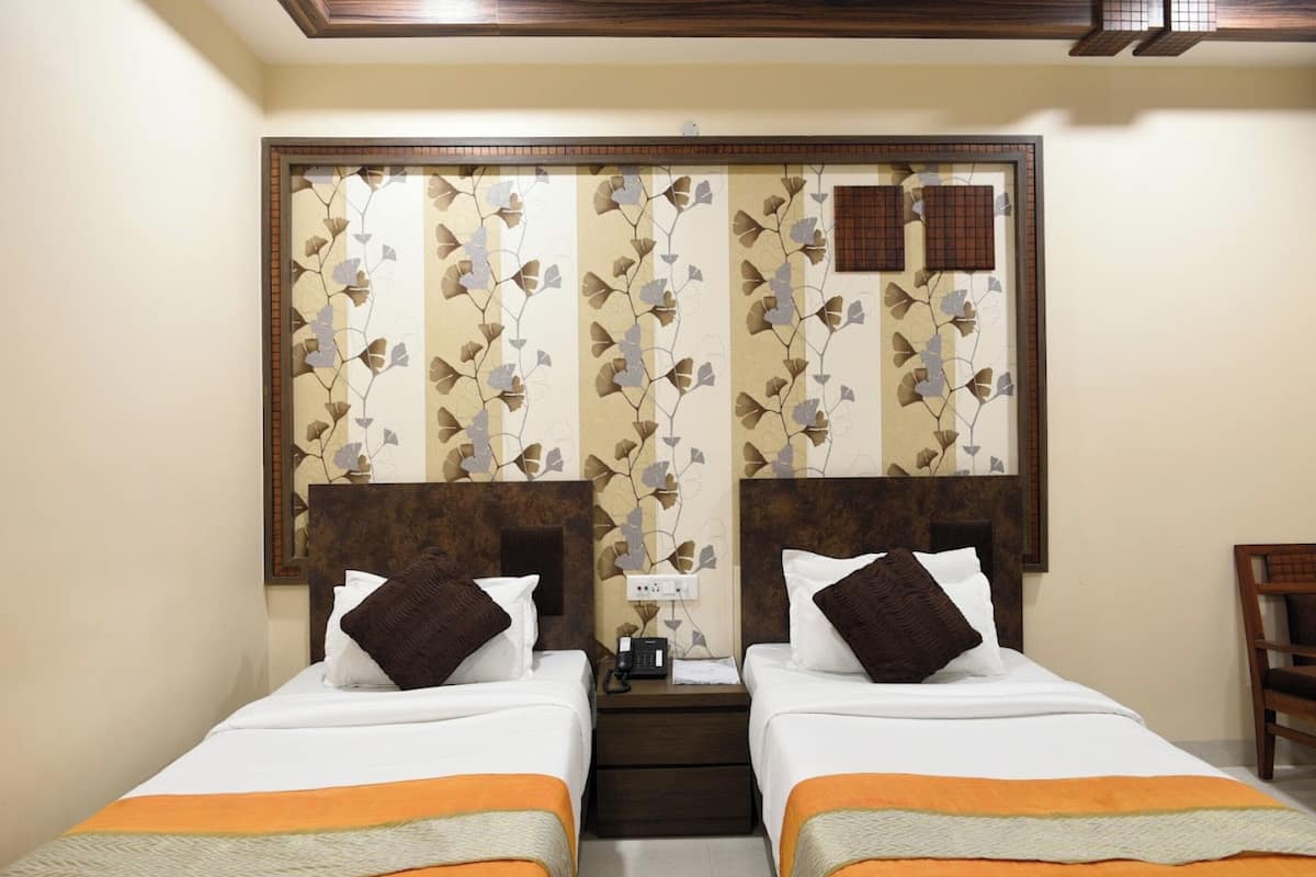 Quarto casal luxo | Wi-Fi de cortesia, roupa de cama