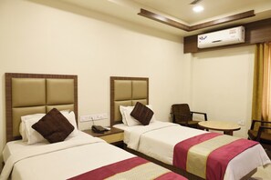 Free WiFi, bed sheets - Hotel Rituraj Guwahati (Guwahati)