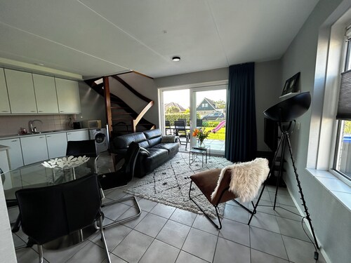 3 bedroom accommodation in Julianadorp aan Zee
