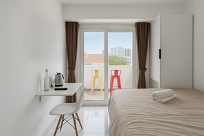 Economy Double Room, Balcony | Desk, free WiFi - Siris Niko Residence - Self checkin (Ho Chi Minh City)