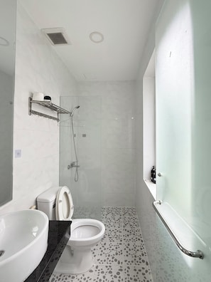 Rainfall showerhead, hair dryer, slippers, towels