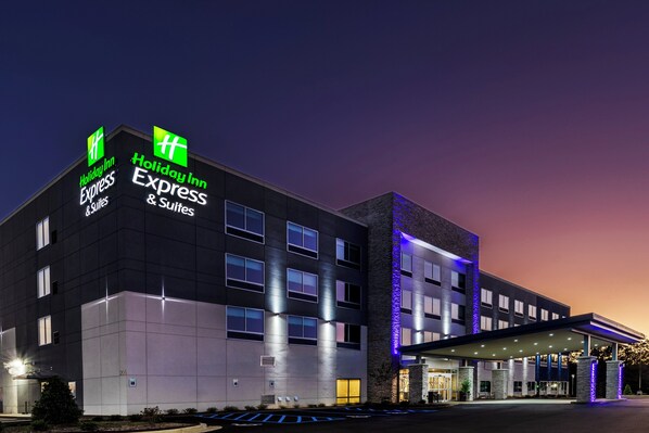 Exterior - Holiday Inn Express & Suites Senatobia I 55 by IHG (Senatobia)