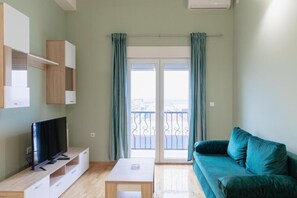 Family Room | Living area - AirMi Hotel (Belgrade)