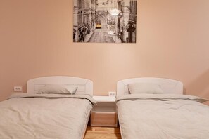 Family Room | Free WiFi, bed sheets - AirMi Hotel (Belgrade)