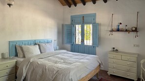 4 chambres, fer et planche à repasser, Wi-Fi, draps fournis