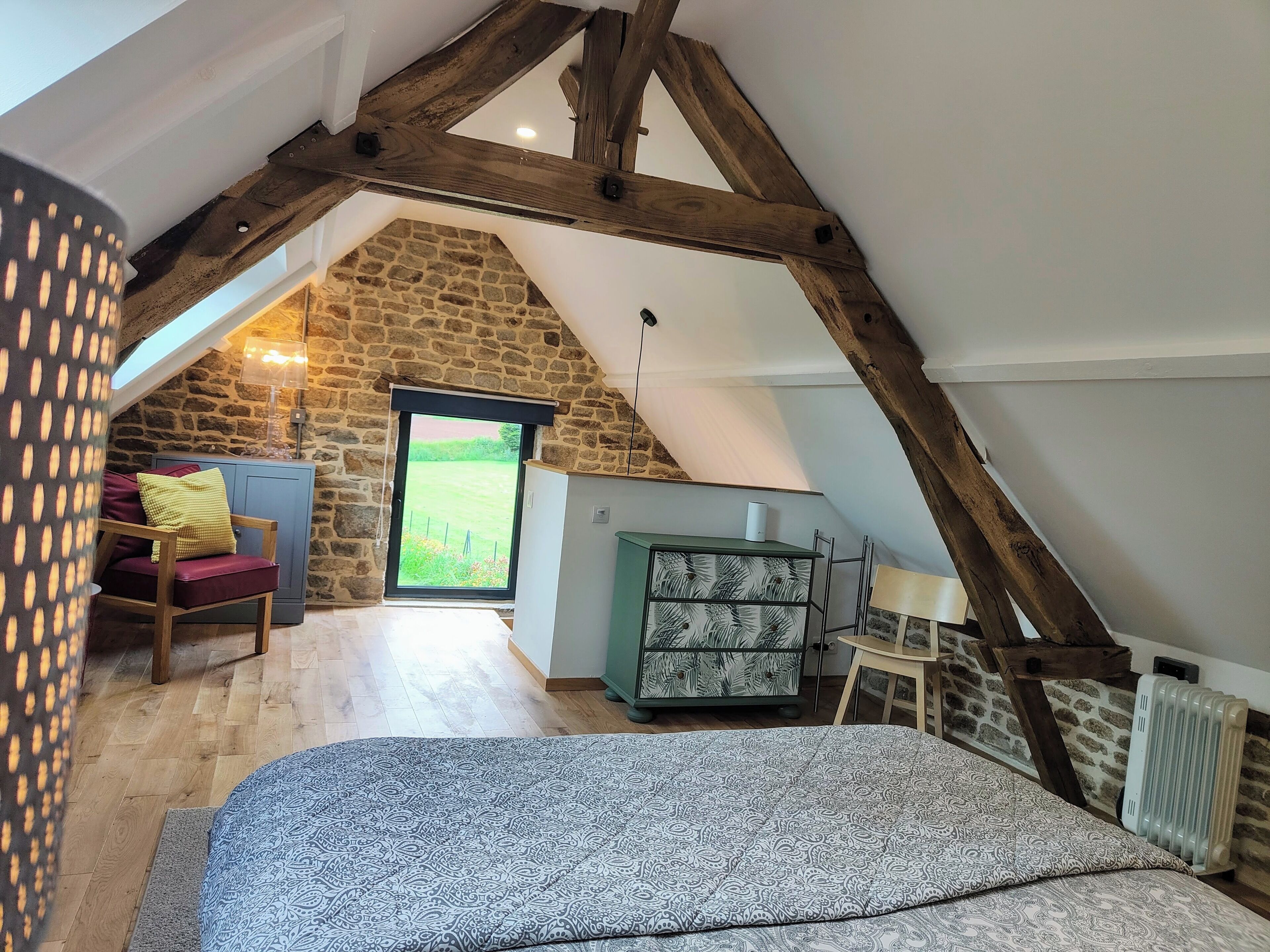 1 habitación, tabla de planchar con plancha, wifi y ropa de cama 