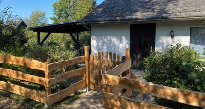 Ruhig & Renoviert - Bungalow mit großem Garten. Alleinnutzung & Hundefreundlich!