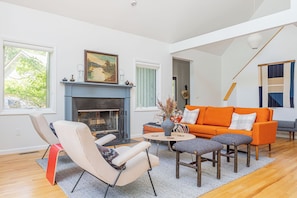 Smart TV, fireplace, DVD player, offices
