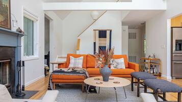 Smart TV, fireplace, DVD player, offices